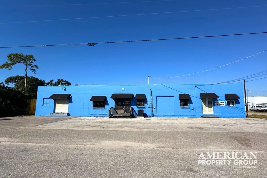 1681 11th St, Sarasota — Flex industrial (freestanding) closed by Brian Seidel
